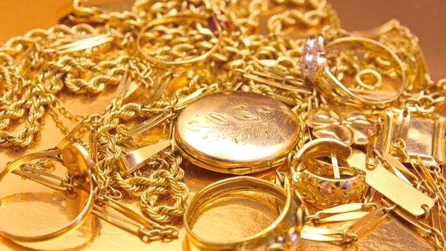 karnataka-thieves-break-into-bank-escape-with-59-kg-gold-pledged-for-loans
