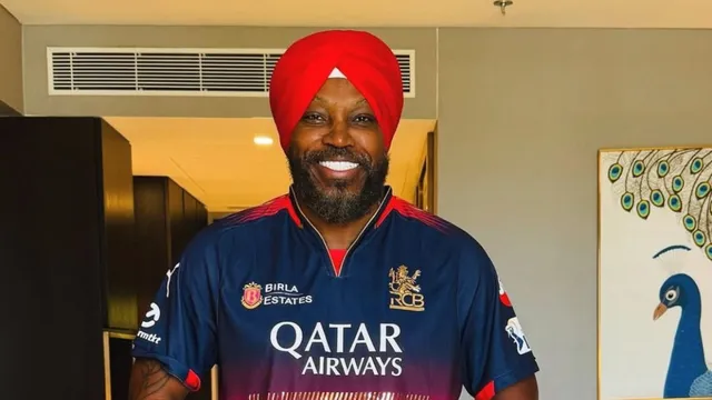 royal-challengers-bengaluru-vs-punjab-kings-match-scorecard-chris-gayle-in-turban-supporting-his-former-teams-pbks-rcb