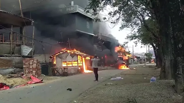 manipur-violence-imphal-violent-clashes-ethnic-cleansing-manipur-police-manipur-internet-suspended-bishnupur-curfew