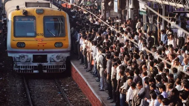 mumbai-mega-block-on-sunday-western-railway-between-santacruz-and-goregaon-to-see-5hour-service-disruption