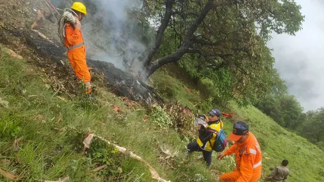 kedarnath-chopper-crash-claims-7-lives-including-exarmy-pilot-and-maharashtra-family