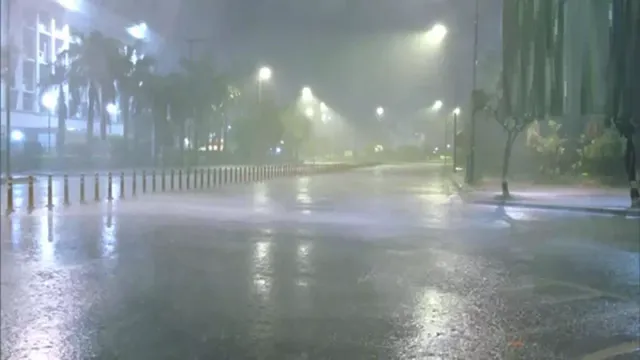 delhi-rains-live-update-storm-imd-orange-alert-north-india-weather-thunderstorm-lightning-delhi-waterlogging