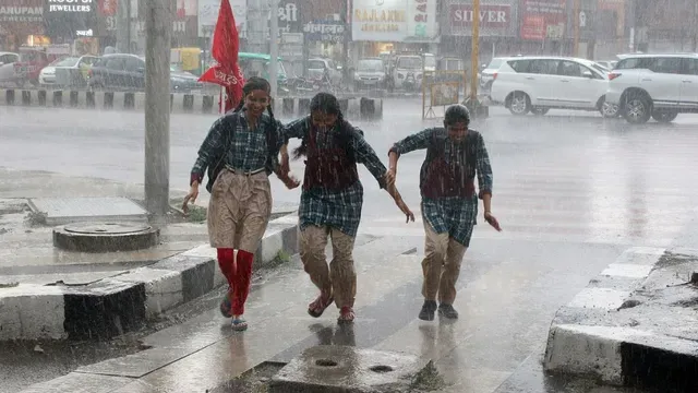 gujarat-weather-forecast-heavy-rains-in-saurashtra-south-gujarat-today-showers-to-continue-till-june-24