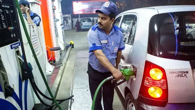 delhi-old-vehicles-wont-get-fuel-at-petrol-stations-from-july-1-when-new-rules-apply-in-ncr-districts