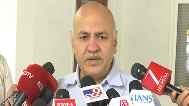 delhi-classroom-scam-manish-sisodia-appears-before-acb-for-questioning-aap-calls-case-politically-motivated