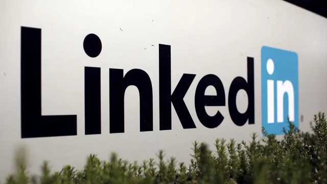 linkedin-users-shy-away-from-ai-writing-tools-says-ceo-ryan-roslansky