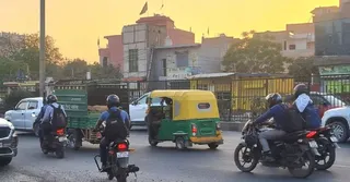 gurugram-traffic-police-ban-slowmoving-vehicles-on-nh48-and-dwarka-expressway-details