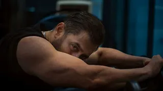 Salman Khan Shares Piece Of Advice While Flexing Toned Muscles, Fans Call Him ‘Beast At 59’