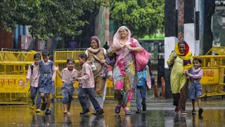 Delhi Weather: Rain, Thunderstorms Expected Over Weekend; Light Showers Likely Next Week | Check Forecast
