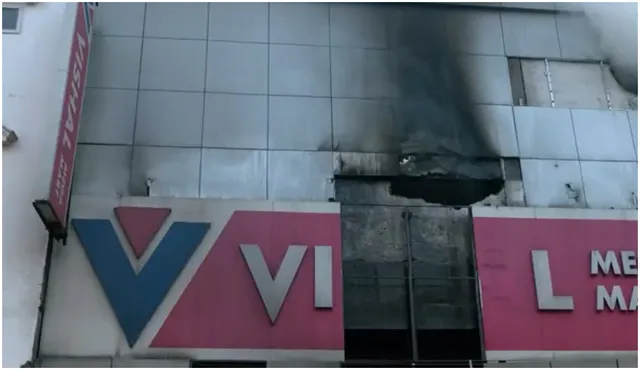 delhi-karol-bagh-vishal-mega-mart-fire-dead-injured