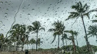pune-weather-imd-red-alert-for-very-heavy-rain-thunderstorms-in-city-college-school-holiday-today
