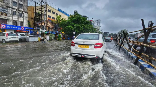 delhi-weather-imd-issues-alert-for-more-rains-as-ncr-cities-witness-waterlogging-traffic-snarls-amid-showers