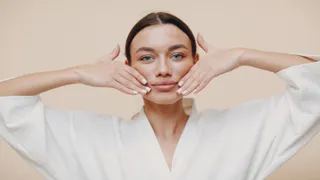 can-these-5-facial-exercises-delay-ageing-and-make-you-look-younger-naturally