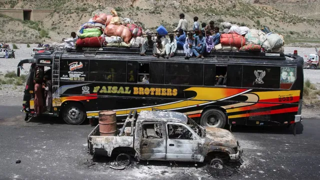 pakistan-horror-insurgents-offload-nine-bus-passengers-line-them-up-and-kill-in-balochistan-horrific-massacre
