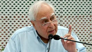 Kapil Sibal Calls Bihar Electoral Roll Revision ‘Unconstitutional ’, Slams Centre For Manipulation