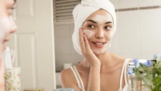 How To Control Acne And Oil In Summer? Expert Shares Details On The Right Summer Skincare Routine
