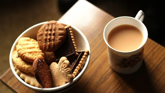 is-chai-with-biscuits-bad-for-your-health-5-healthy-tea-time-snacks-youll-love