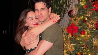 is-salman-khans-viral-selfie-with-sidharth-malhotra-and-kiara-advani-baby-girl-real-or-fake