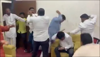ncp-and-chhava-sanghatna-workers-clash-over-maharashtra-ministers-mobile-game-video-goes-viral
