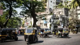bengaluru-man-walks-away-without-paying-auto-driver-who-refused-upi-netizens-say-youre-not-hero