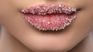 7 Easy Homemade Lip Scrubs You Can Make With Your Kitchen Ingredients For Healthy Pout