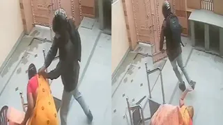 Jaipur Viral Video: Thief Walks Into House And Snatches Gold Chain From Elderly Woman