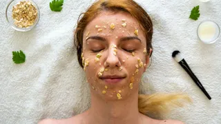 7 Best DIY Face Masks That Banish Acne And Breakouts Naturally