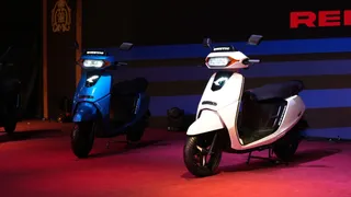 Kinetic DX Electric Scooter Launched For Rs 1.11 Lakhs; Gets Range Of Up To 116 Km