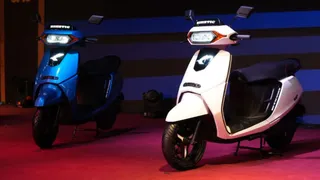kinetic-dx-electric-scooter-first-look-video-review-features-range-and-design-explained