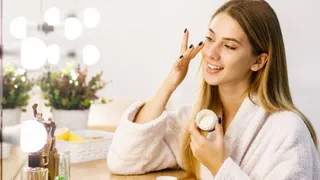 7 Unnegotiable Tips To Follow Before Bed For Healthy, Glowing Skin