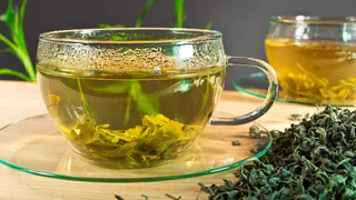 Is Green Tea Bad For You? 6 Types of People Who Shouldn’t Drink It