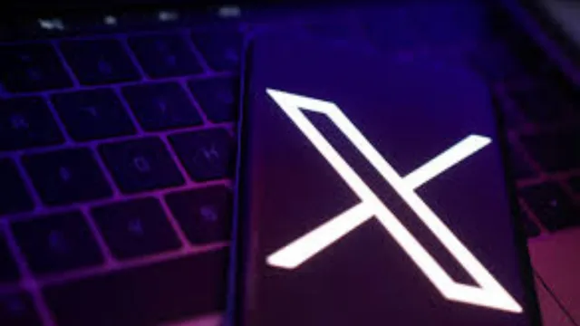 musk-to-put-ads-inside-grok-ai-chatbot-to-revive-xs-ad-revenue