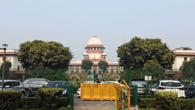bihar-sir-sc-backs-ecs-view-on-aadhaar-as-citizenship-proof-hints-at-setting-aside-sir-data-if-illegality-proven-top-points