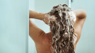 5 Easy DIY Shampoo Recipes For Naturally Strong And Shiny Hair