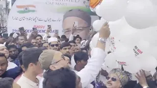 Owaisi Releases Balloons With This Special Message On Independence Day, Unfurls Tricolour In Hyderabad | Watch