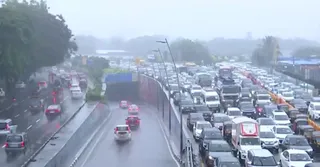Mumbai Rain: Traffic Jam On Western Express Highway Due To Heavy Downpour | Check IMD Forecast