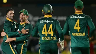 SA vs AUS 1st ODI: Keshav Maharaj Impresses With Incredible Five-For As South Africa Go 1-0 Up With 98-run Win In Cairns