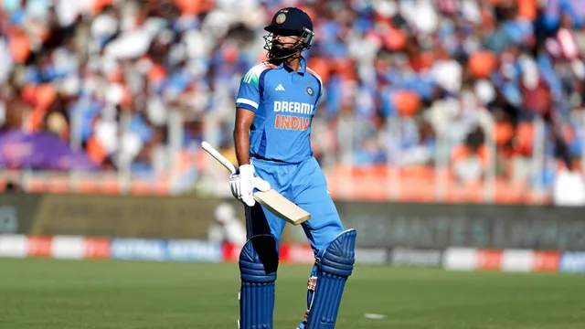 shreyas-iyers-asia-cup-snub-former-pak-cricketers-brutally-honest-verdict-says-agar-pakistan-mein-hote
