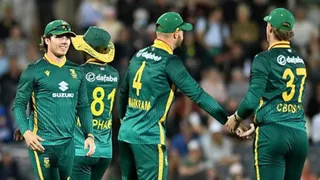 aus-vs-sa-2nd-odi-live-cricket-score-australia-mens-cricket-team-vs-south-africa-national-cricket-team-match-scorecard-weather-pitch-report-match-overview-lb
