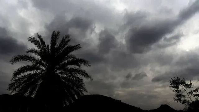 india-weather-update-red-alert-in-jharkhand-imd-issues-warning-for-bengal-as-monsoon-takes-turn-across-country-check-forecast-for-uttarakhand-himachal-other-states