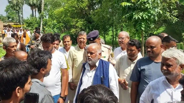 nalanda-road-accident-locals-attack-bihar-minister-shravan-kumar-bodyguard-among-several-injured-check-what-angered-them