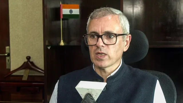 jammu-kashmir-faces-no-internet-call-services-amid-heavy-rain-cm-omar-abdullah-calls-it-worse-than-2014-floods