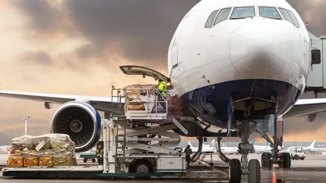 delhi-rain-flights-delayed-at-igi-airport-amid-heavy-showers-indigo-air-india-issue-advisory-details