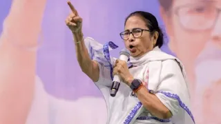 mamata-banerjee-snaps-after-army-dismantles-tmc-stage-protest-west-bengal-migrants-in-kolkata-bjp-vendetta-politics-behind-it
