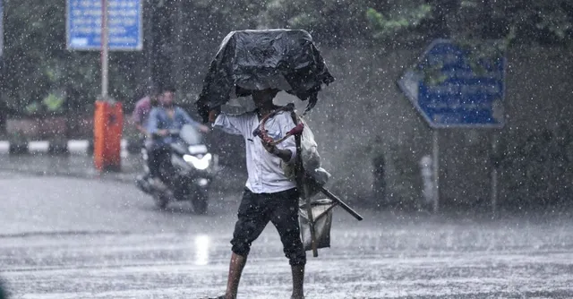 delhincr-lashed-by-heavy-rain-rescue-efforts-ongoing-in-floodhit-punjab-jk-check-statewise-forecast