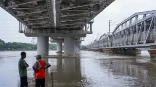 Delhi Floods: Yamuna Crosses 207m, Markets, Houses Inundated; Thousands Shifted To Relief Camps | Updates