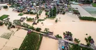 punjab-flood-worst-in-decades-heavy-rains-amritsar-pathankot-gurdaspur-37-dead-over-3-5-lakh-affected-imd-forecast-updates