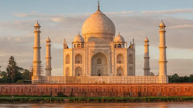agra-yamuna-river-crosses-danger-mark-water-reaches-taj-mahal-walls-heavy-rainfall-in-himachal-pradesh-uttarakhand