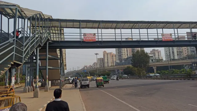 aarey-metro-fob-passengers-forced-to-take-long-route-as-bridge-awaits-safety-clearance-details