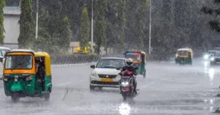 Bengaluru Weather Update: IMD Predicts Showers, Thunderstorms; City Sees 3-4 Times More Rain Than Expected | Check Forecast